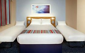 Edinburgh Cameron Toll Travelodge 3*